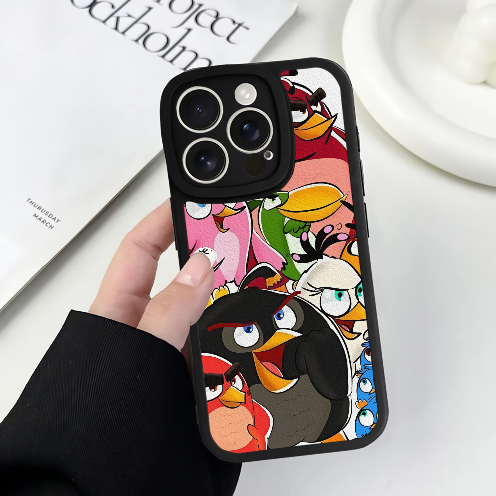 （画像用） Angry Birds アングリーバード 【iPhone 16シリーズ対応】シリコンスマホケース（レザー調） 材質：シリコン